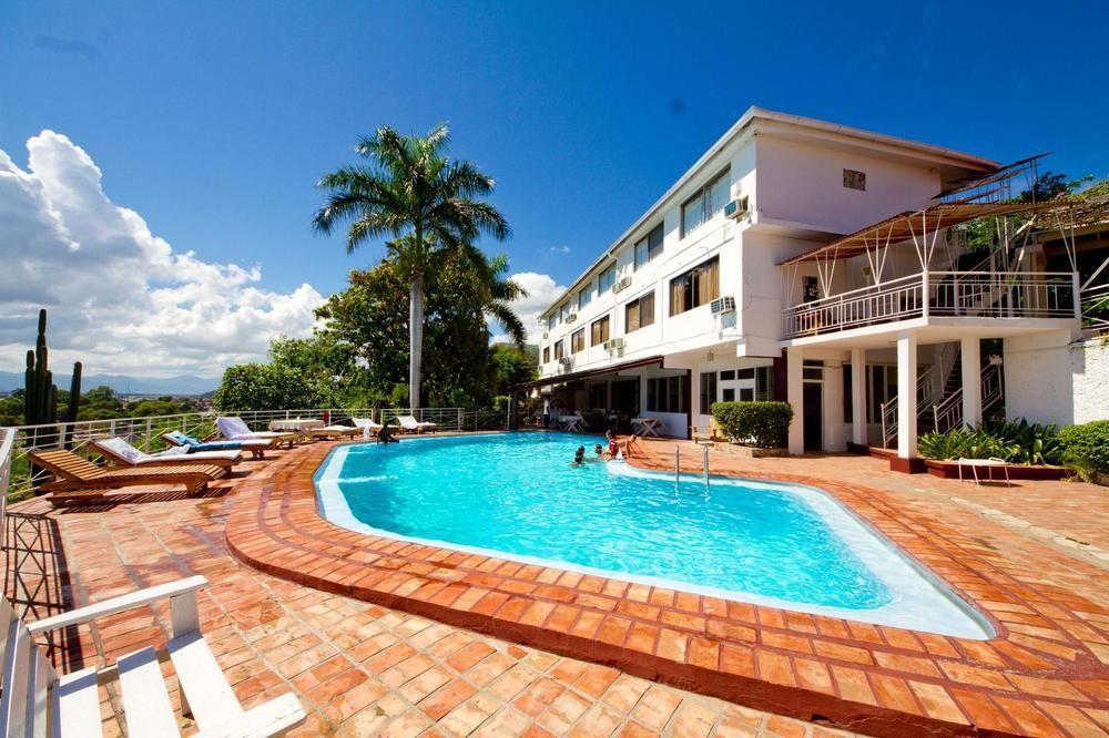 Hotel Mont Joli Cap-Haïtien Buitenkant foto